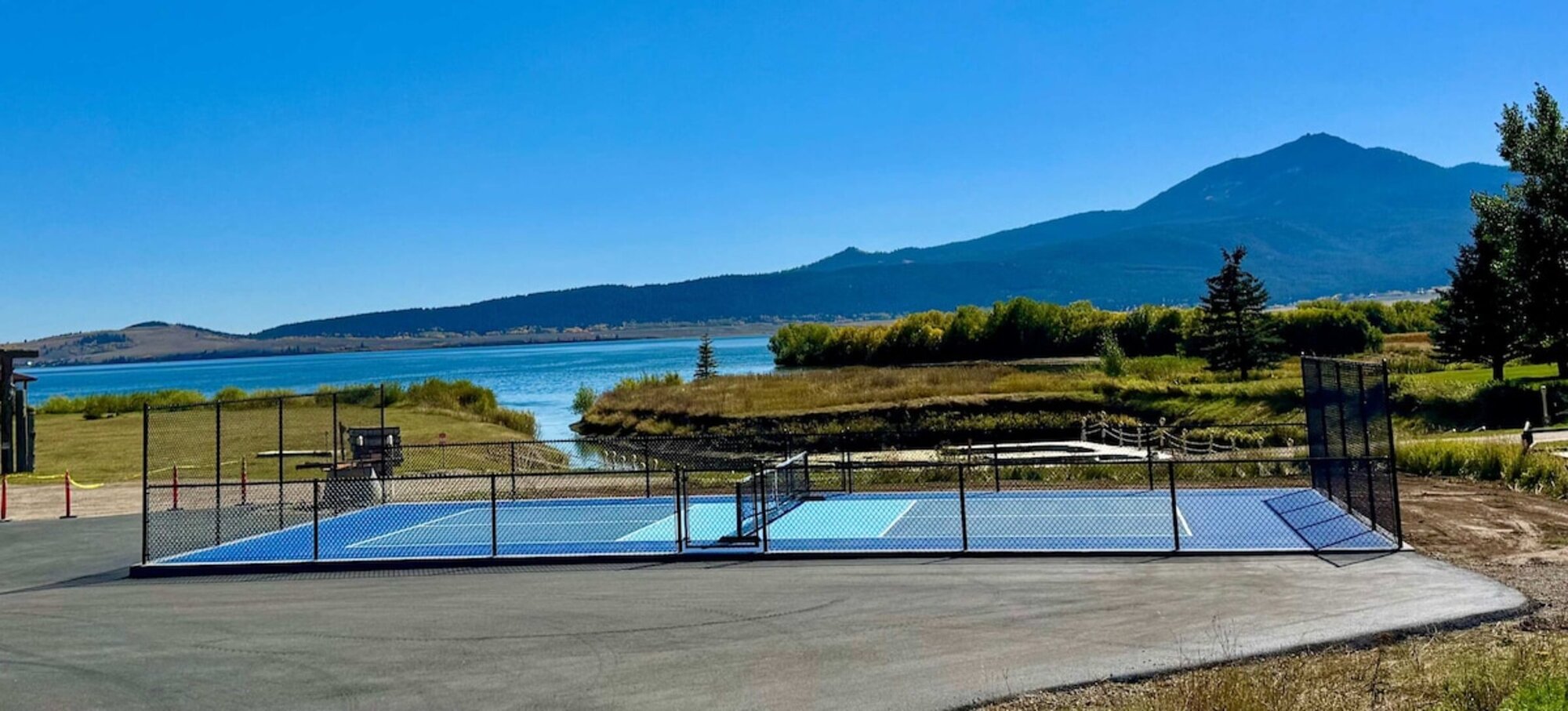 Beautiful Views — lakefront walkout with Henry's Lake out the door