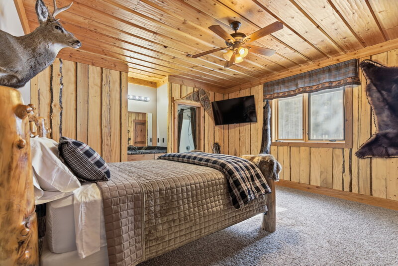 Great room of Riverfront Wildlife Lodge near Yellowstone